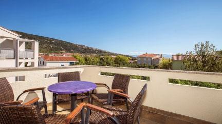 Apartma Mare 5 s teraso in blizu plaže
