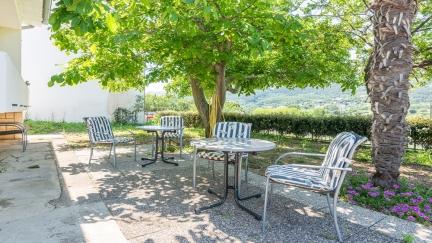 Apartment Ljubica with Terrace and Garden View