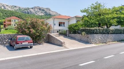 Apartment Ljubica with Terrace and Garden View