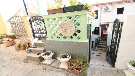 Apartment Dusanka with the Balcony in Old Town