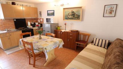 Apartman Dusanka s balkonom u starom dijelu