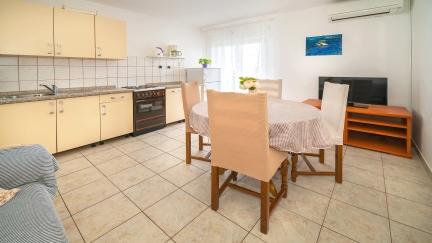 Apartman Karolina 2 s balkonom