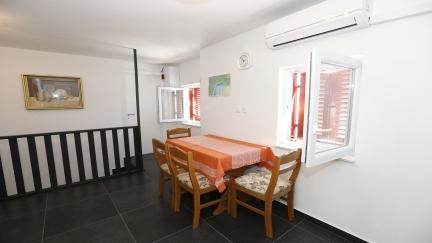 Apartman Darko u starom dijelu s pogledom na more