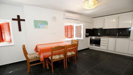 Apartment Darko in Old Town with the Sea View