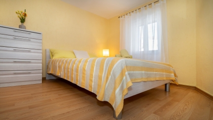 Apartman Ivo s terasom i pogledom na more