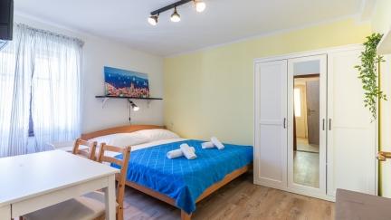 Studio Apartment By The Way 4 with Balcony
