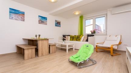 Apartman Joel s terasom