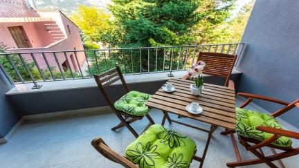 Apartman Joel s terasom