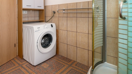 Apartman Magla A2+1 s terasom i pogledom na dvoriste