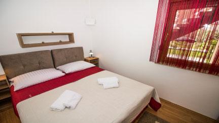 Apartman Magla A2+1 s terasom i pogledom na dvoriste