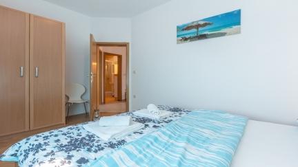 Apartman Ema s terasom i pogledom na more