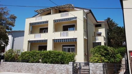 Apartment Cavrak M. with Balcony and Sea View