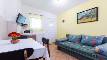 Apartman Lucija s terasom u mirnom području