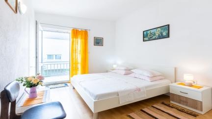 Apartman Lucija s terasom u mirnom području