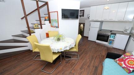 Apartman Pijero s terasom u mirnom dijelu