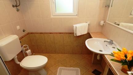 Prazdninovy apartman Davor 1 s terasou a blizko plaže
