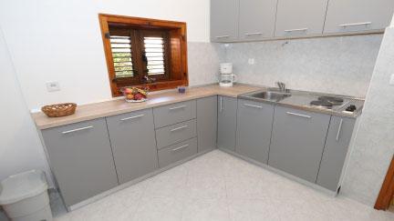 Prazdninovy apartman Davor 1 s terasou a blizko plaže