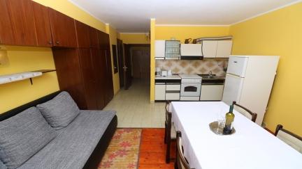 Apartman Tomasic 13 s balkonom i blizu plaze