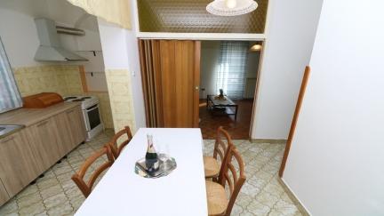 Apartman Tomasic 14 s balkonom i blizu plaze