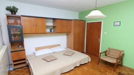 Apartman Tomasic 14 s balkonom i blizu plaze