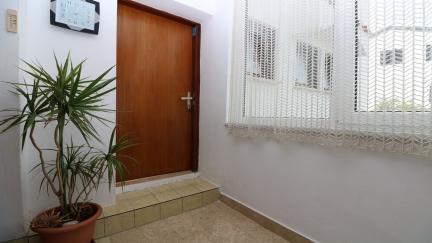 Apartman Tomasic 15 s terasom i blizu plaze