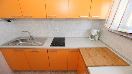 Apartment Bozica with 2 Double Rooms and Terrace