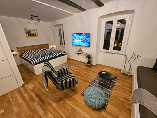 Studio apartman Prvic s pogledom na more