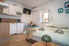Studio Apartment Dol with Terrace