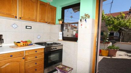 Apartman Vida s terasom i blizu plaze