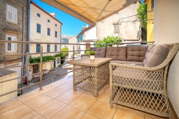 Apartment Porto with Terrace and Close to the Sea