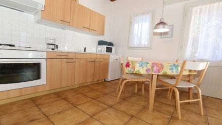 Apartman Alan s balkonom i u blizini plaze