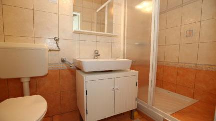 Apartman Alan s balkonom i u blizini plaze