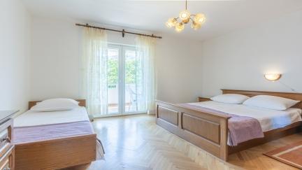 Apartment Beti A/4+1 with Terrace