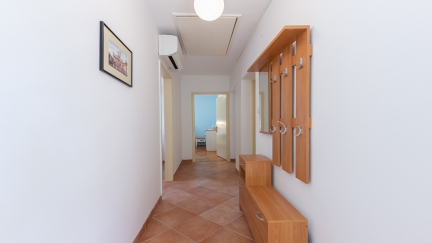 Apartment Beti A/4+1 with Terrace