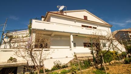 Apartment Bozica with 2 Double Rooms and Terrace