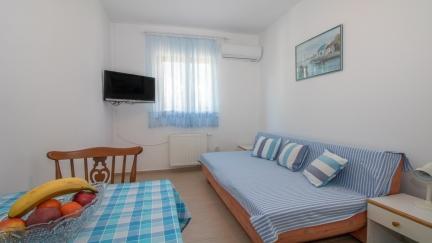 Apartment Bozica with Terrace in Quiet Area