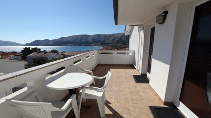 Apartment Goga A2+1 with Terrace and Sea View