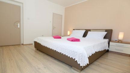 Apartment Gunga with Balcony and Terrace