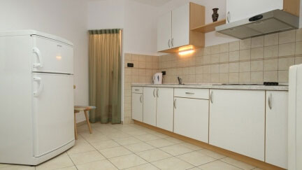 Apartment Ivanka with 2 Double Rooms and Terrace