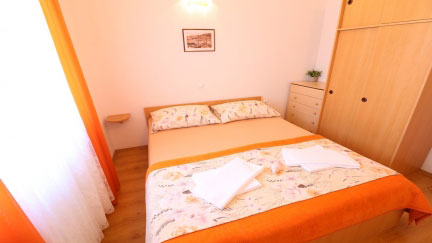Apartment Juranic 2 with 2 Double Rooms and Extra Bed