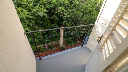 Apartment Karolina 2 with Balcony