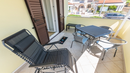 Apartment Luiza with Terrace and  Close to the Beach