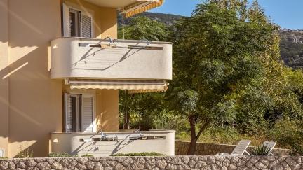 Apartment Mare 2 with Terrace & Close to the Beach