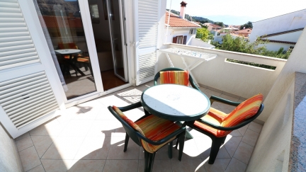 Apartment Nada A2+1 with Terrace and Sea View