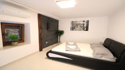 Apartment Porto with Terrace and Close to the Sea
