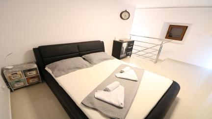 Apartment Porto with Terrace and Close to the Sea