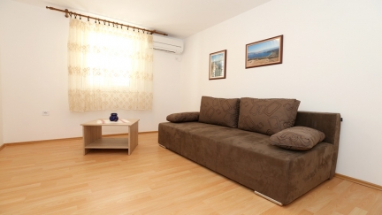 Apartment Robert with 2 Double Rooms and Terrace