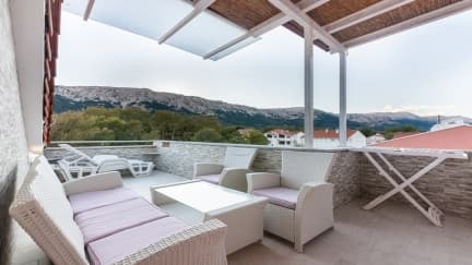 Apartment Ruzmarinka 4