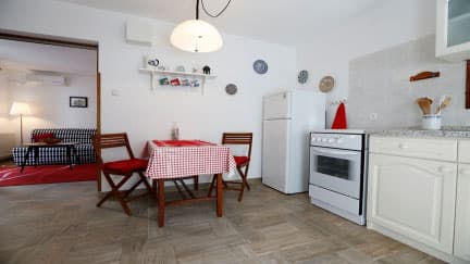 Apartment Vesna with Terrace and Garden View