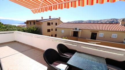 Apartment Viktorija with Terrace in Quiet Area